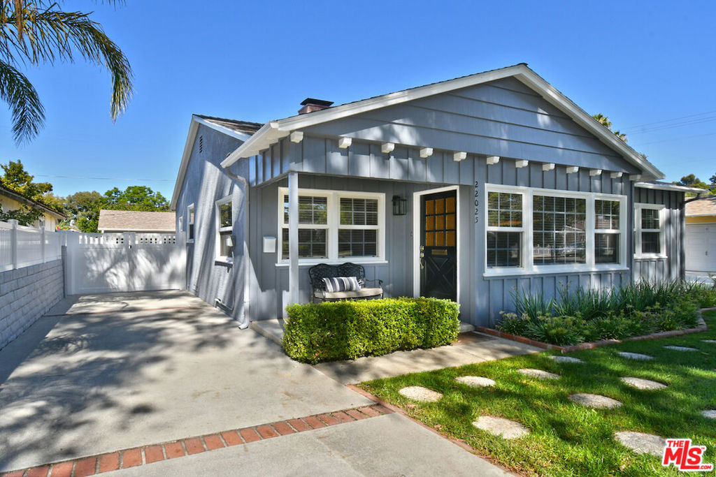 22025 De La Osa Street