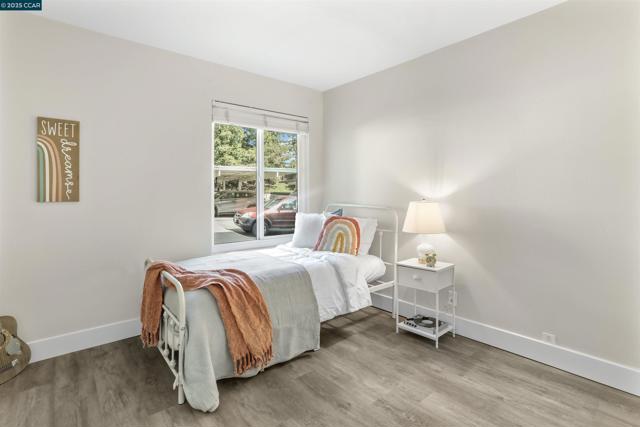 5425 Concord Blvd, Concord CA: https://media.crmls.org/mediaz/ed683d8b-2f64-428a-82b4-e178c1654fd2.jpg