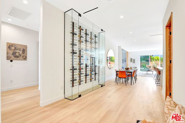 5730 Lasaine Avenue, Encino CA: https://media.crmls.org/mediaz/ed692283-990d-4559-972f-ba0ab92023ee.jpg