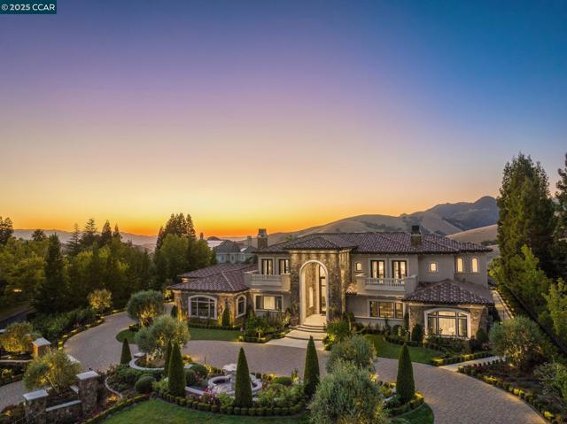 940 Eagle Ridge Dr, Danville CA: https://media.crmls.org/mediaz/ed692e38-2c34-43be-bd51-4eb712a30d1e.jpg