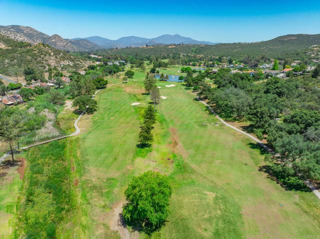 Detail Gallery Image 2 of 36 For 15615 Vista Vicente Dr #21,  Ramona,  CA 92065 - 3 Beds | 2/1 Baths