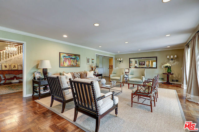 322 N June Street, Los Angeles CA: https://media.crmls.org/mediaz/ed6b405f-243f-4d4b-82fb-9c970b44fa58.jpg