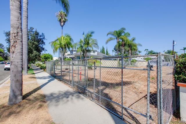 Image 7 of 20 For 743 B Ave  