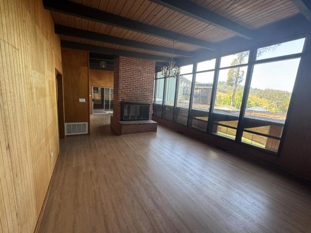 1625 Higgins Way, Pacifica CA: https://media.crmls.org/mediaz/ed6bbaac-84e9-48ed-b40c-a2fccd5e529a.jpg