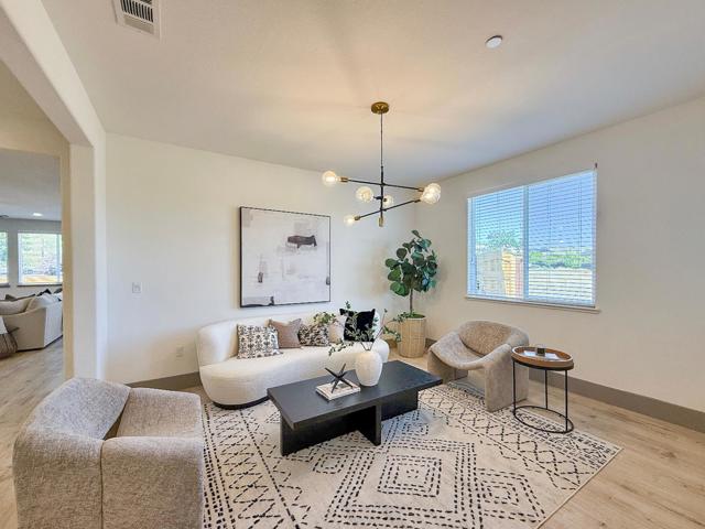 9283 Rancho Hills Drive, Gilroy CA: https://media.crmls.org/mediaz/ed6c088d-754a-49d5-b6f3-3622b2345a0d.jpg