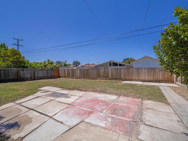1233 Monroe Street, Salinas CA: https://media.crmls.org/mediaz/ed6c128b-8184-4a2b-bde1-42c351b0ce6b.jpg