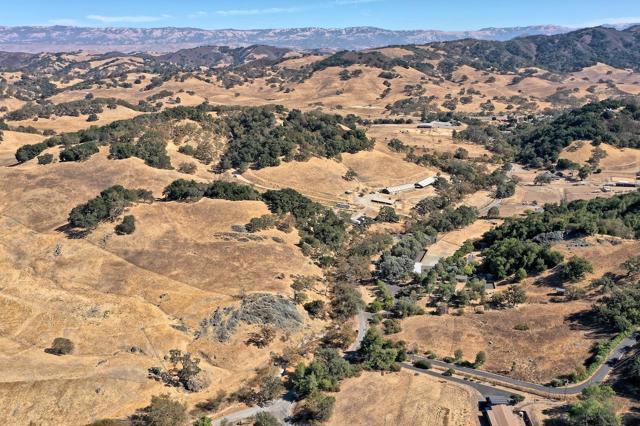 1 Little Uvas Road, Morgan Hill CA: https://media.crmls.org/mediaz/ed6c1da7-1772-40f5-9e9b-c6925011a492.jpg