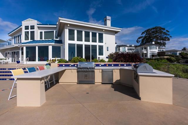 422 Seaview Drive, Aptos CA: https://media.crmls.org/mediaz/ed6c1f38-c07a-4a29-a52b-8cb8aac96dd8.jpg