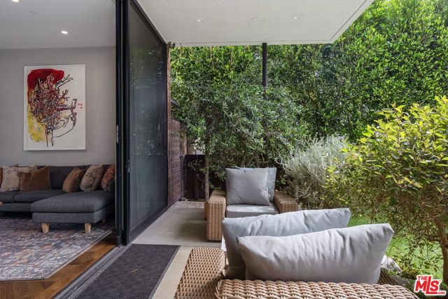 1102 Amoroso Place, Venice CA: https://media.crmls.org/mediaz/ed6c2416-3e20-4d48-9687-fa089d8eacaf.jpg