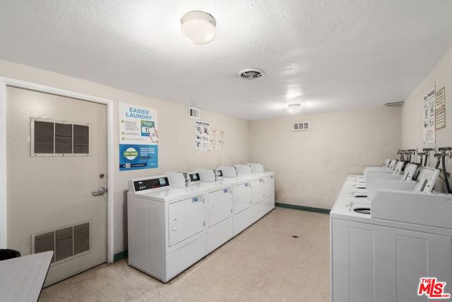 3640 Cardiff Avenue, Los Angeles CA: https://media.crmls.org/mediaz/ed6c6bc2-6406-4f59-a039-850c36989f1a.jpg
