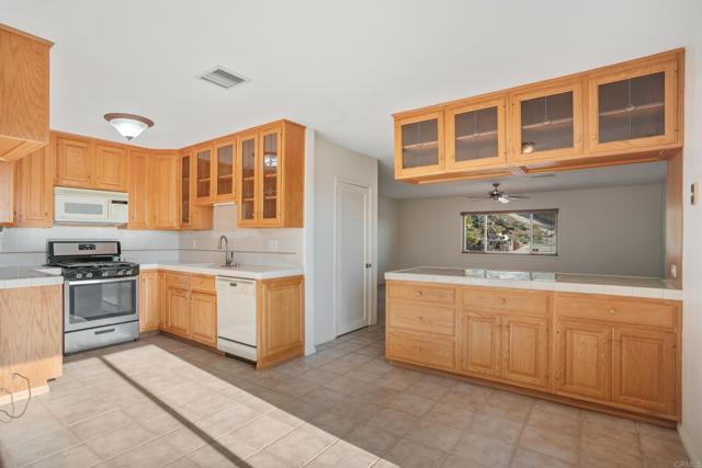 Detail Gallery Image 32 of 60 For 8366 Sunview Drive, El Cajon,  CA 92021 - 3 Beds | 2 Baths