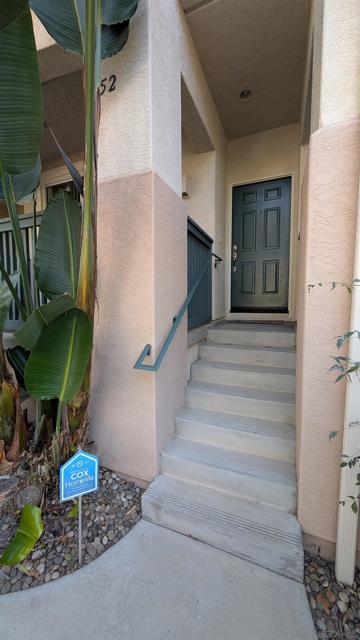 918 CAMINO DE LA REINA, San Diego CA: https://media.crmls.org/mediaz/ed6d8b08-ac6e-4c3e-b0d1-5012ad17cc1c.jpg
