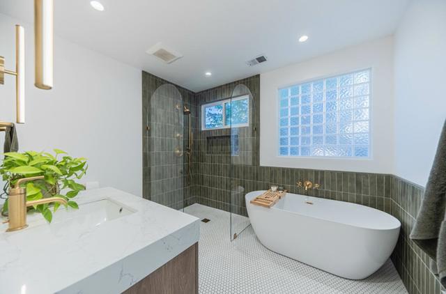 22585 Toreador Drive, Salinas CA: https://media.crmls.org/mediaz/ed6e9e3c-947a-4770-88bd-297ce7bd2247.jpg