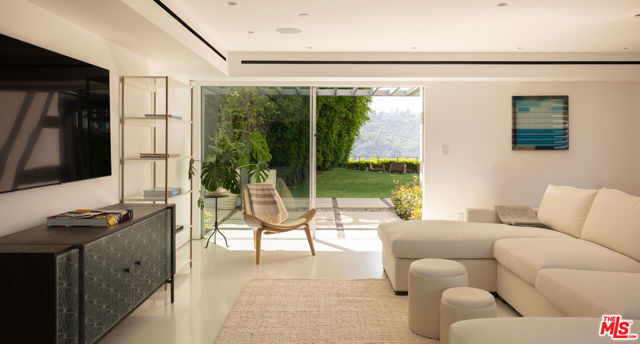 1920 Rial Lane, Los Angeles CA: https://media.crmls.org/mediaz/ed6ff55a-77f6-4283-a689-5e7897bccaaf.jpg