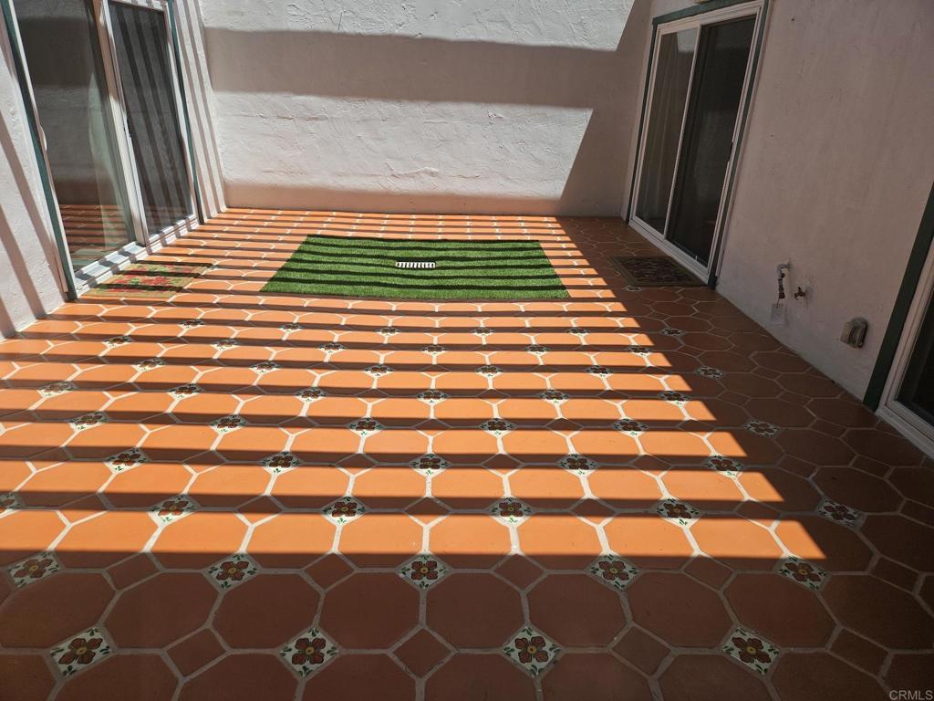 https://media.crmls.org/mediaz/ed6ff8e1-8d52-4305-a0d4-dcbb6813e8af.jpg?preset=X-Large