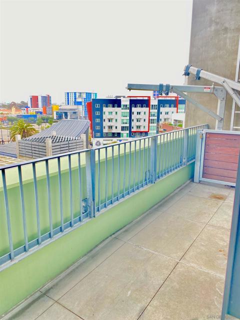 350 11th Avenue, San Diego CA: https://media.crmls.org/mediaz/ed701f4c-83a6-4ea3-990c-ea38423ab4bb.jpg