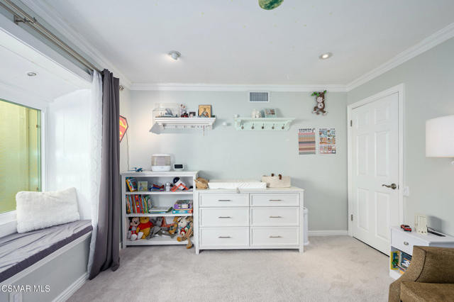 26007 Philrich Circle, Calabasas CA: https://media.crmls.org/mediaz/ed706194-1d0f-4980-8dda-9f39511ed601.jpg