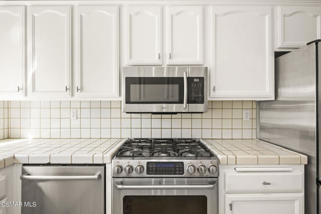 19-web-or-mls-Upmarketmedia_3123Hil-57
