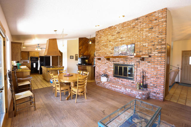 108 Palomino Drive, Big Bear CA: https://media.crmls.org/mediaz/ed70aa44-284c-4d25-9bab-4f02c80b1466.jpg