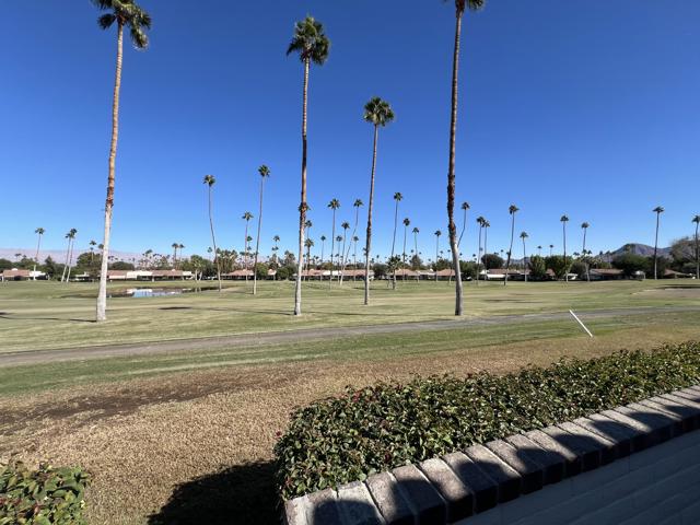 75 Calle Encinitas, Rancho Mirage CA: https://media.crmls.org/mediaz/ed7158cc-40e6-442d-aab9-27e06e03f6b1.jpg