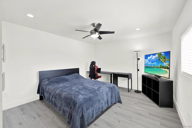 17351 Saint Andrews Dr, Poway CA: https://media.crmls.org/mediaz/ed71a109-5149-481e-959f-f420a1641330.jpg
