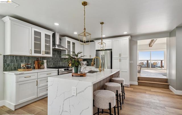 Image 5 of 54 For 7807 Outlook Ave