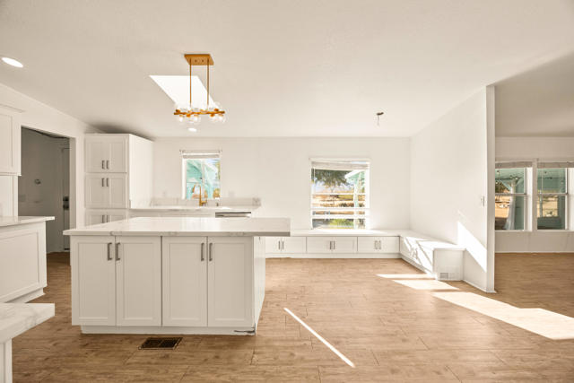 62851 Aberdeen Drive, Joshua Tree CA: https://media.crmls.org/mediaz/ed72325a-f42b-4c75-8dce-a467eb4648fb.jpg