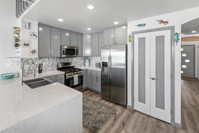 706 Ocean Ln, Imperial Beach CA: https://media.crmls.org/mediaz/ed73cb20-ec04-4453-ae3e-721724c6f2fd.jpg