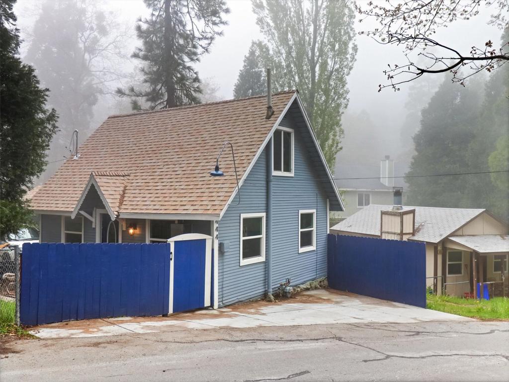 444 Long Beach Avenue