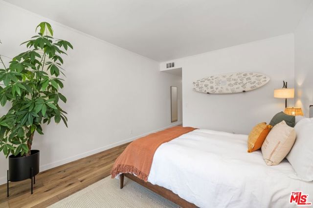 306 BORA BORA Way, Marina del Rey CA: https://media.crmls.org/mediaz/ed740776-4988-49df-b324-f1988320cce5.jpg