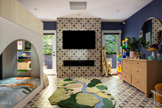 Detail Gallery Image 25 of 33 For 14593 Deervale Pl, Sherman Oaks,  CA 91403 - 4 Beds | 4 Baths