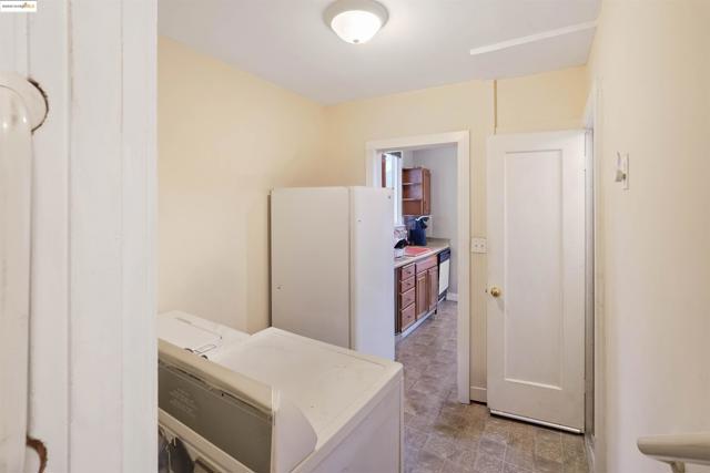 120 Sunset Ave, Vallejo CA: https://media.crmls.org/mediaz/ed74ab04-4043-4d73-a7fe-849b1c9c5a61.jpg