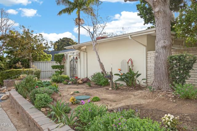 281 Glen Ellen Drive, Ventura CA: https://media.crmls.org/mediaz/ed74d245-f3a5-45e1-8456-89782d681abb.jpg