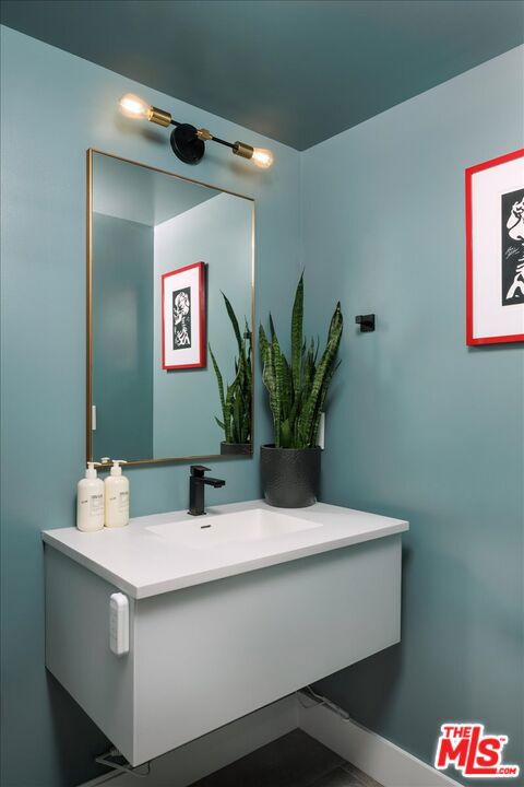 3225 Rowena Avenue, Los Angeles CA: https://media.crmls.org/mediaz/ed75cc0b-6d8b-4aaa-af6e-f54957901bd7.jpg