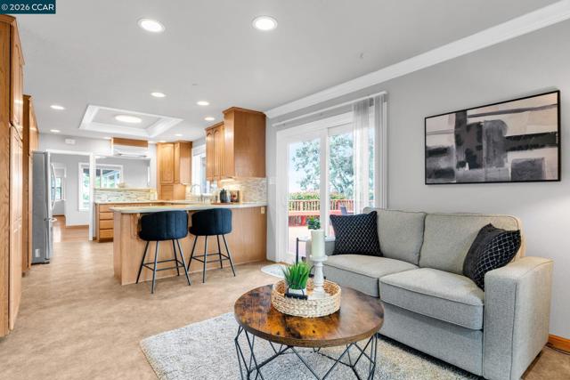 Image 23 of 49 For 2081 Essenay Ave