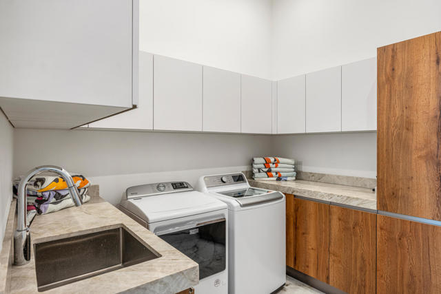 1 Bravo Court, Rancho Mirage CA: https://media.crmls.org/mediaz/ed76aa1c-f068-47b6-98f1-55166ebc92ca.jpg