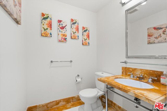 1 W Century Drive, Los Angeles CA: https://media.crmls.org/mediaz/ed77970d-4d97-4fa2-a7ef-2231b7a69f41.jpg