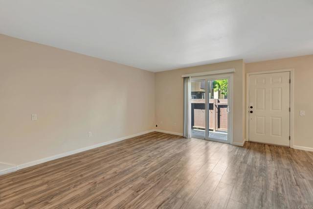 Detail Gallery Image 7 of 21 For 3454 Castle Glen Dr, San Diego,  CA 92123 - 2 Beds | 1/1 Baths