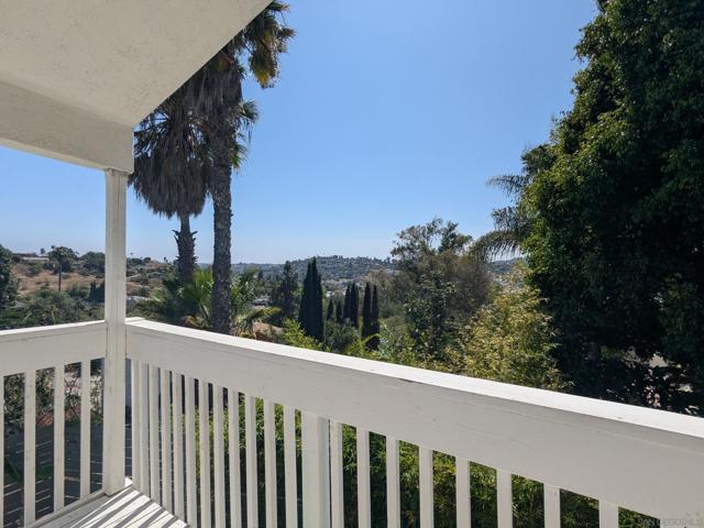 9347 Kahlua Way, Spring Valley CA: https://media.crmls.org/mediaz/ed78353c-f619-40ca-a778-44b31ab7923f.jpg