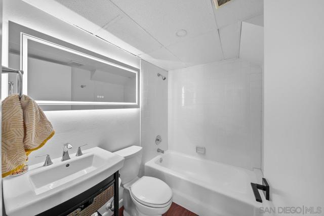 1830 N Alvarado St, Los Angeles CA: https://media.crmls.org/mediaz/ed783aed-a67e-4da7-b5f0-54f3bee3a9cf.jpg