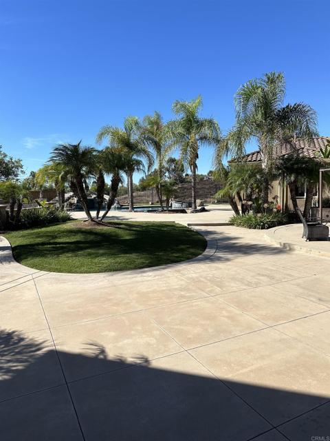 Image 4 of 37 For 684 Coastal Hills Dr
