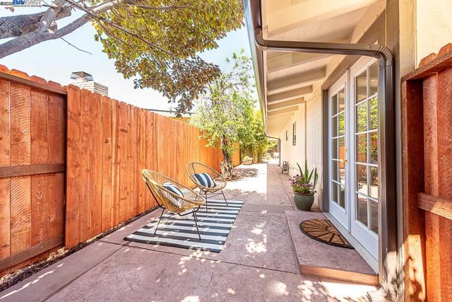 697 Lakewood Dr, Sunnyvale CA: https://media.crmls.org/mediaz/ed78c6e3-3758-4727-844c-139399a0dbde.jpg