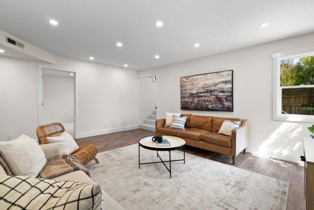 190 Driftwood Court, Aptos CA: https://media.crmls.org/mediaz/ed78cc01-0a33-44cb-9945-1cd7d7098f8d.jpg