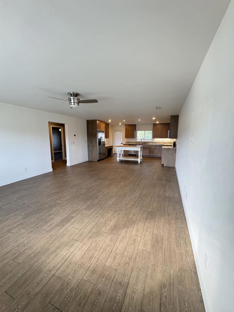 1295 Discovery St - photo 4