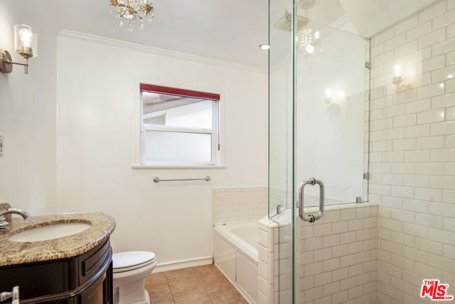 14235 Greenleaf Street photo 7