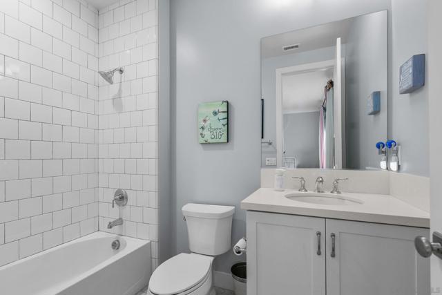 4719 Crespi Ct, Carlsbad CA: https://media.crmls.org/mediaz/ed7976c7-0e6c-4c07-8d45-fc9981175d28.jpg