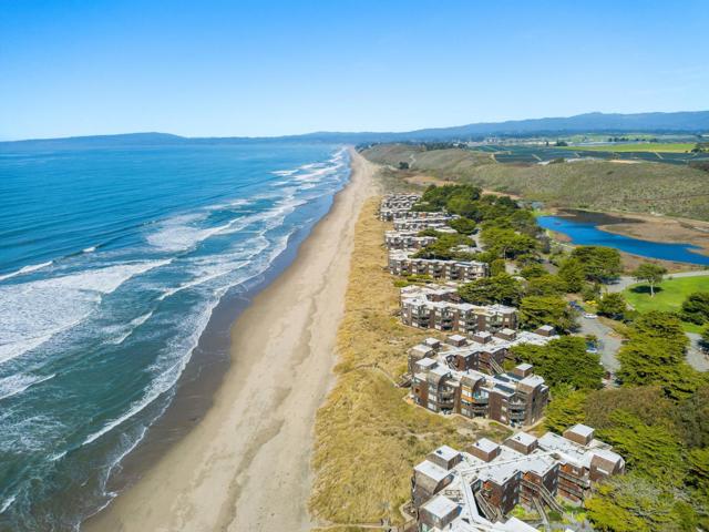 101 Shell Drive, Watsonville CA: https://media.crmls.org/mediaz/ed79da21-7984-4505-9daa-215e74ca8232.jpg