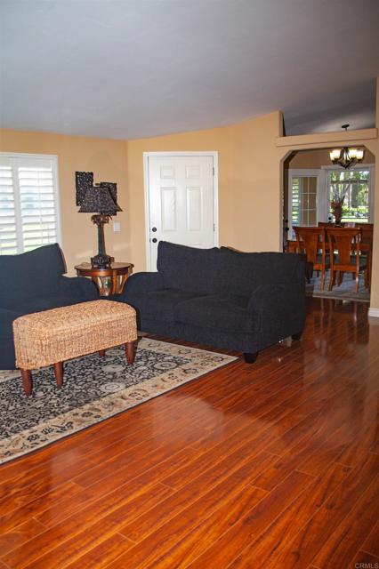 11851 Riverside Dr, Lakeside CA: https://media.crmls.org/mediaz/ed7a2270-5563-4a38-a0b9-635d9afe8b26.jpg