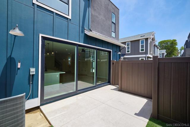 569 N Vulcan Ave, Encinitas CA: https://media.crmls.org/mediaz/ed7aa61b-13b1-4c68-9552-8b2f28641e3d.jpg
