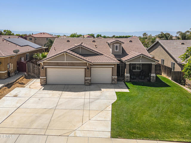 10909 Rainwater Lane, Bakersfield CA: https://media.crmls.org/mediaz/ed7aece6-1139-4b57-926e-03d2f20b01e1.jpg